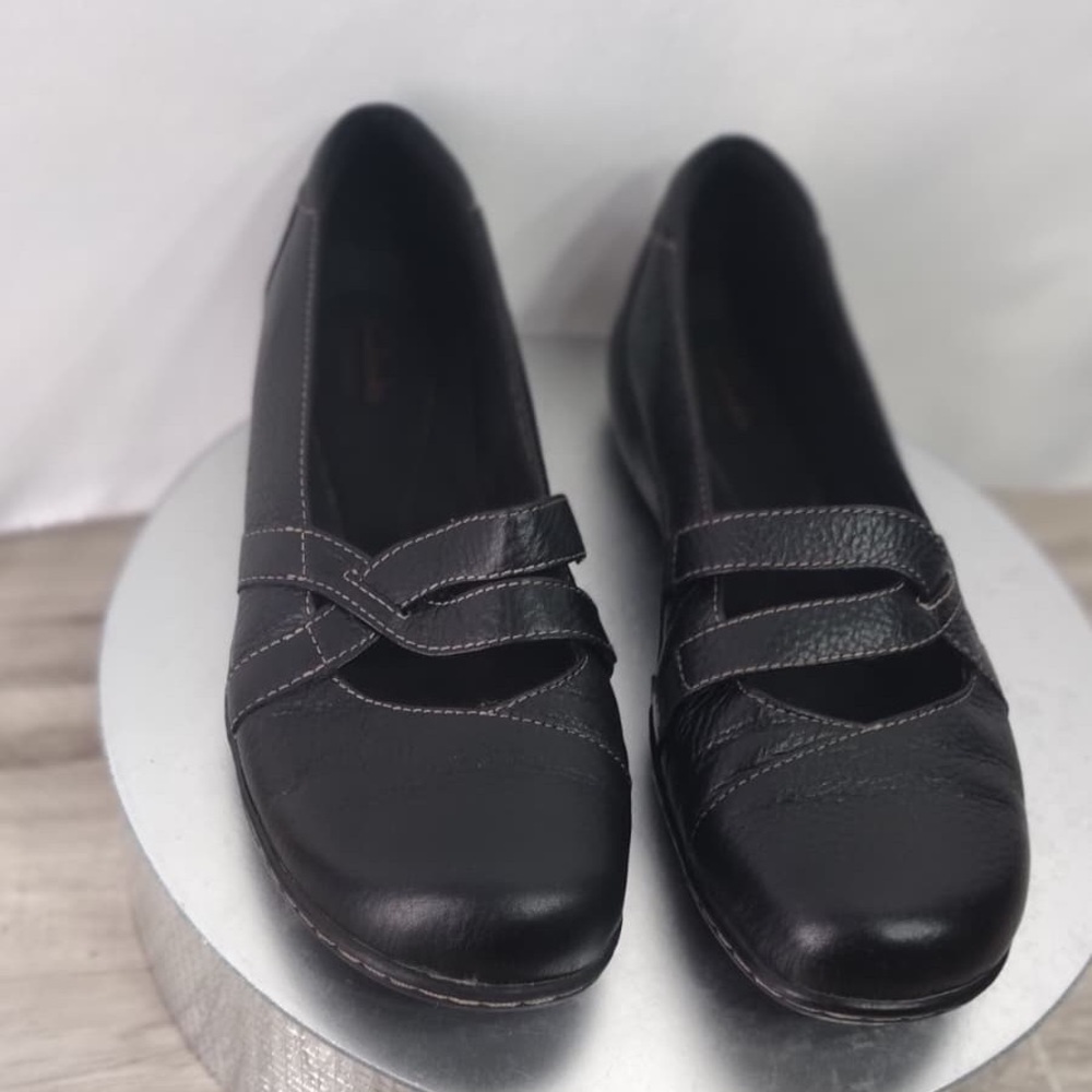Clarks Elegant Black Women's Shoes size 10 pre owned good condition